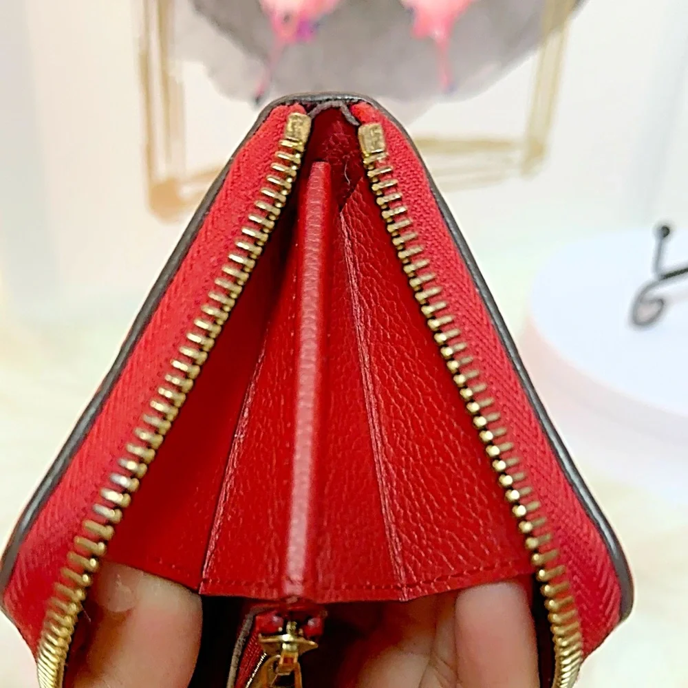 Louis Vuitton Zippy Wallet in Monogram Empreinte Leather - Picture 10 of 15